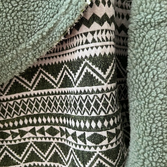 Southern Grace Green Southwest Patterned Women's Fleece Jacket L-XL - Picture 5 of 7
